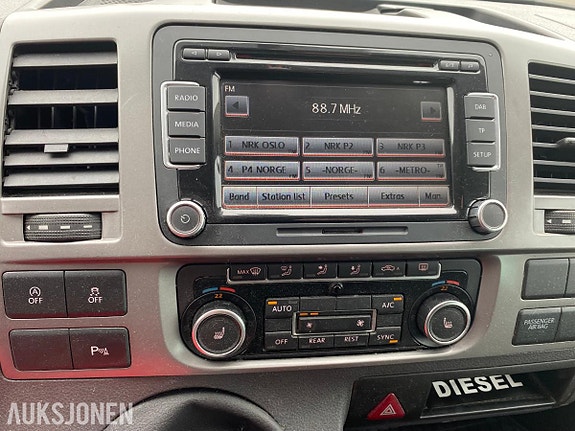 Volkswagen Caravelle 29 of 29