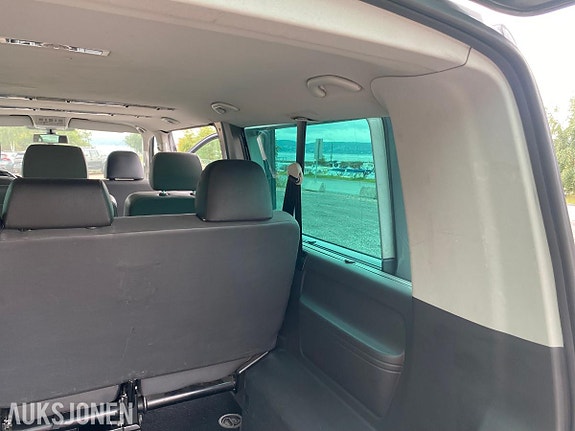 Volkswagen Caravelle 14 of 29