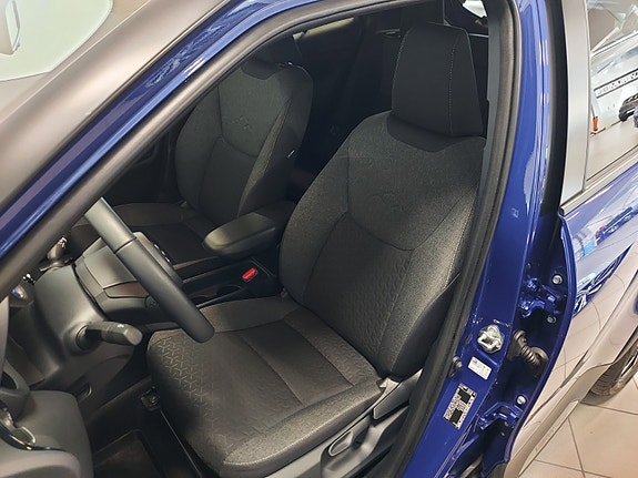 Toyota Yaris Cross 18 of 30