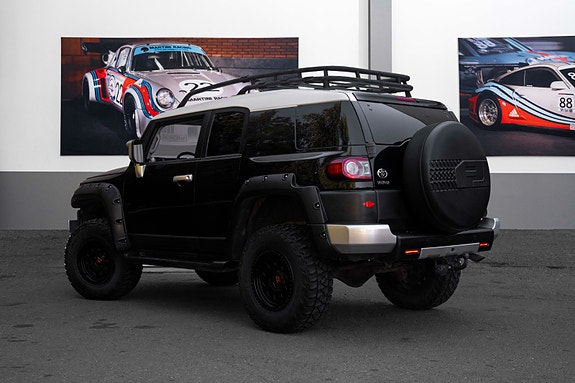 Toyota FJ Cruiser 4 of 30