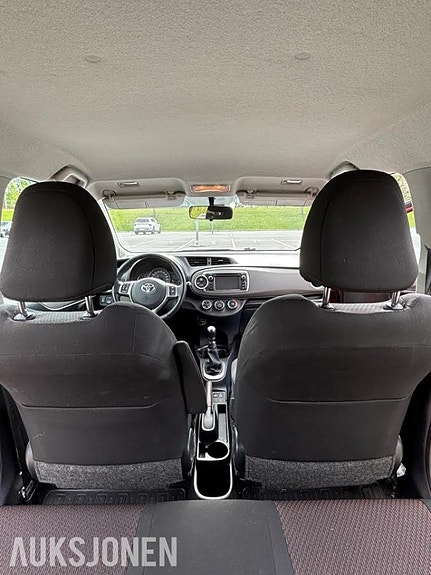 Toyota Yaris 16 of 20
