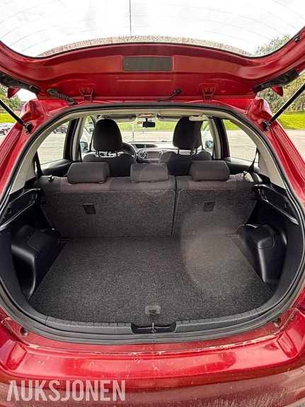 Toyota Yaris 17 of 20