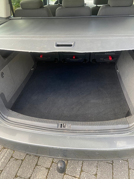 Volkswagen Touran 7 of 14