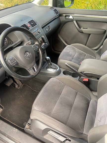 Volkswagen Touran 5 of 14