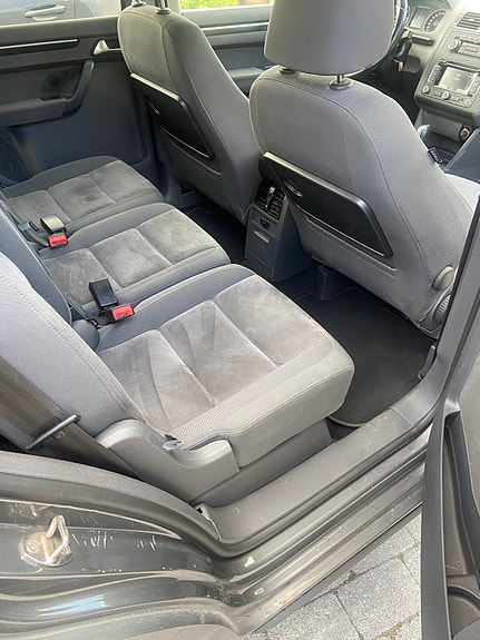 Volkswagen Touran 10 of 14