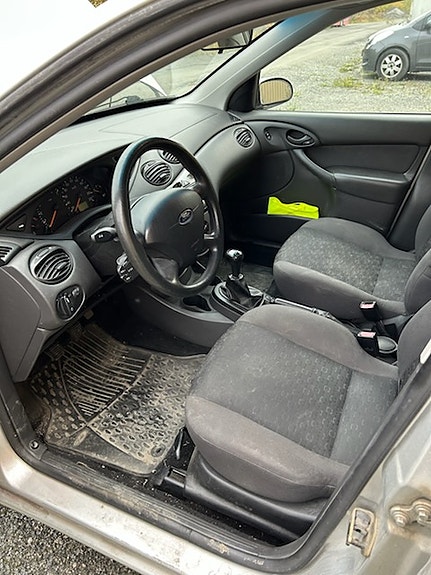 Ford Focus 6 of 8
