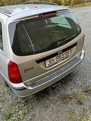 Ford Focus 2 of 8