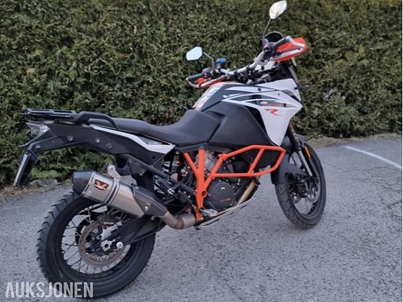 KTM 1090 Adventure R 9 of 11
