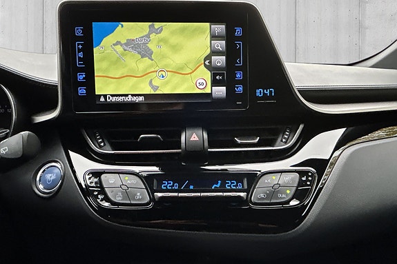 Toyota C-HR 18 of 21