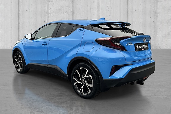Toyota C-HR 3 of 21