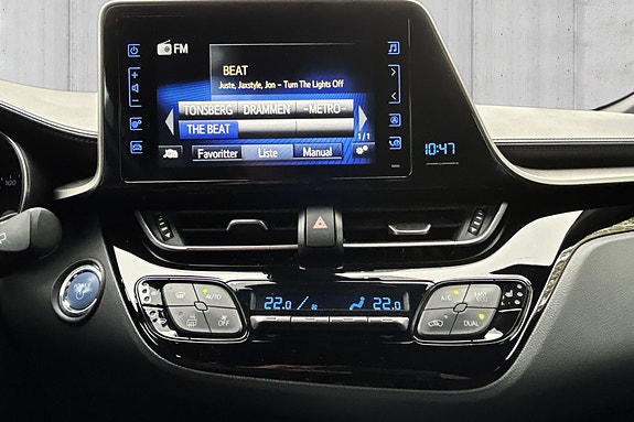 Toyota C-HR 16 of 21