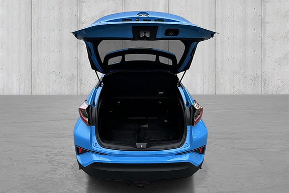 Toyota C-HR 12 of 21