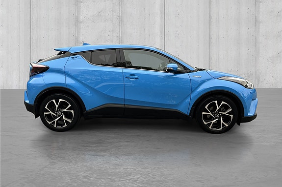 Toyota C-HR 6 of 21