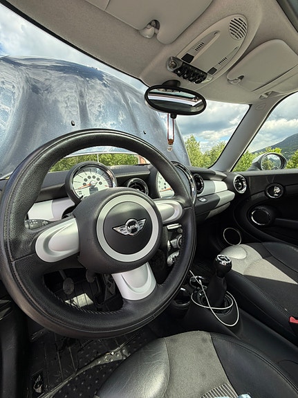 MINI Cooper 8 of 10