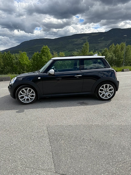 MINI Cooper 2 of 10