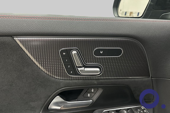 Mercedes-Benz EQA300 13 of 18