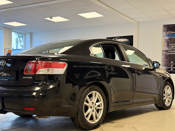 Toyota Avensis 15 of 30