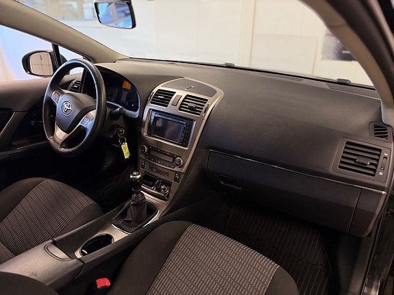 Toyota Avensis 29 of 30