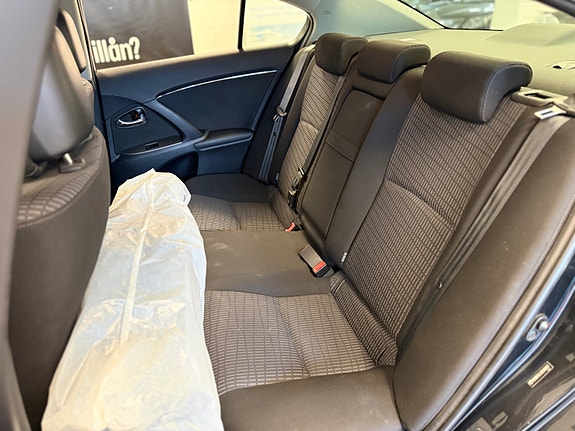 Toyota Avensis 25 of 30
