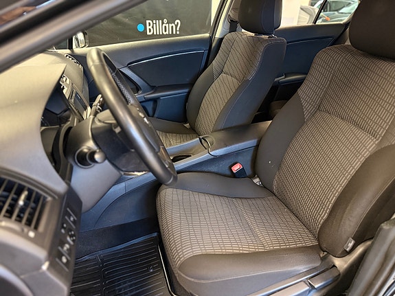 Toyota Avensis 23 of 30