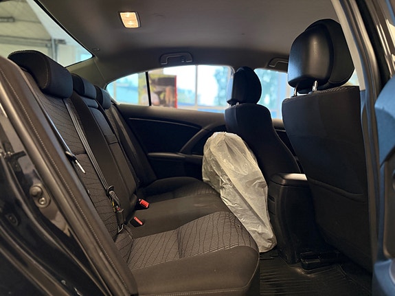 Toyota Avensis 26 of 30