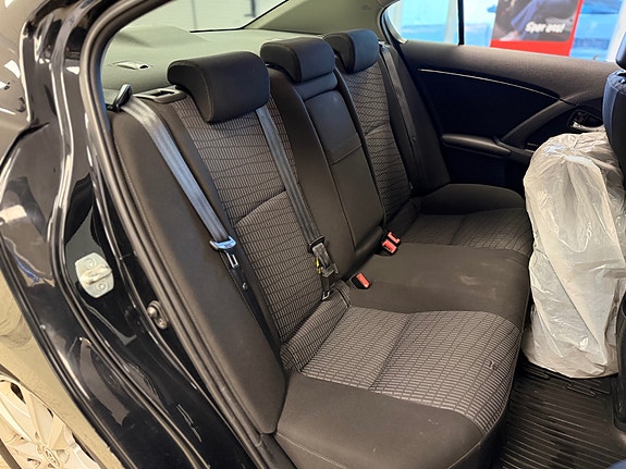Toyota Avensis 27 of 30