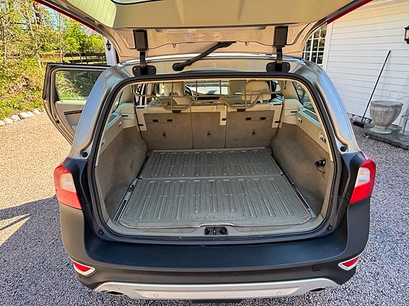 Volvo XC70 8 of 11