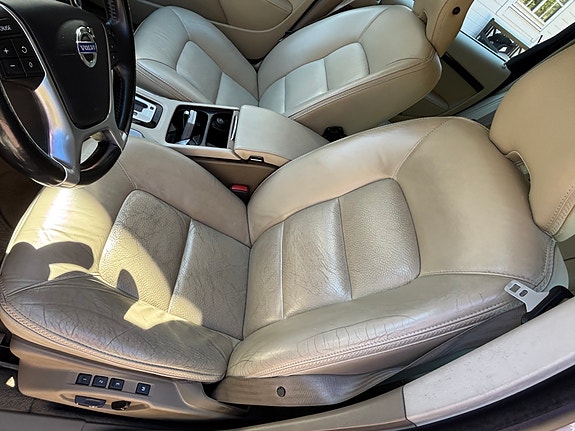 Volvo XC70 9 of 11