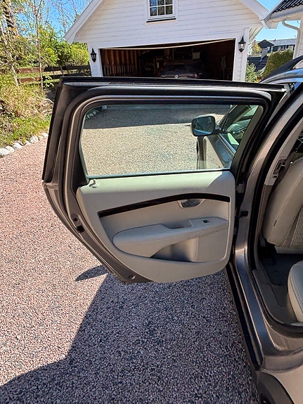 Volvo XC70 4 of 11