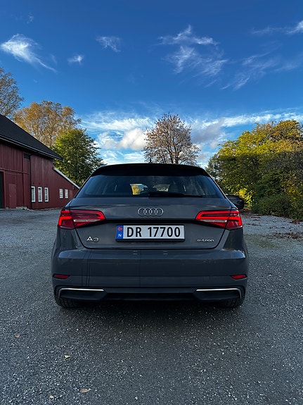 Audi e-tron 6 of 10