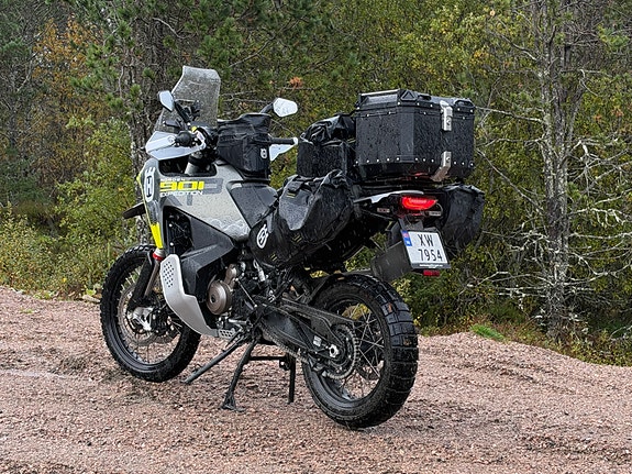 Husqvarna Norden 901 Expedition 2 of 4