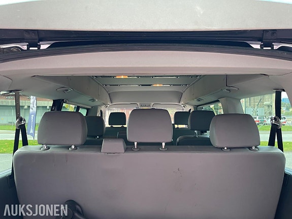 Volkswagen Caravelle 25 of 30