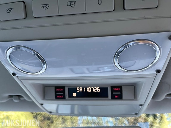 Volkswagen Caravelle 15 of 30