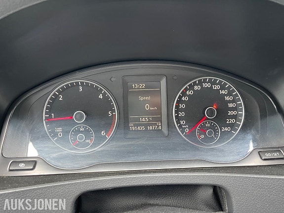 Volkswagen Caravelle 13 of 30