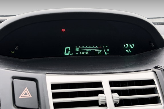 Toyota Yaris 12 of 13