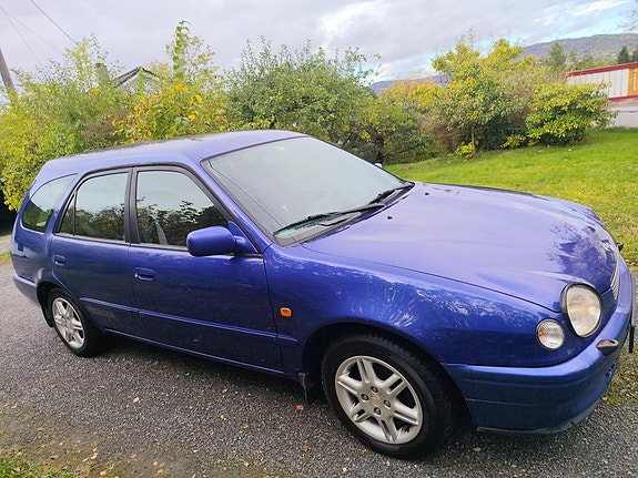 Toyota Corolla 8 of 15