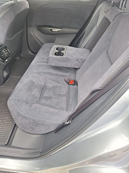 Lexus RZ450e 17 of 28