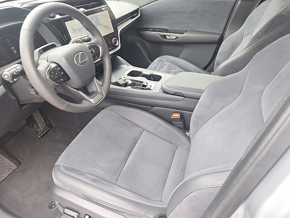 Lexus RZ450e 11 of 28