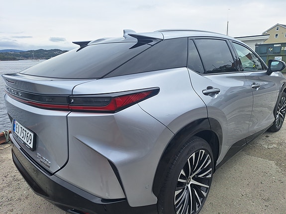 Lexus RZ450e 2 of 28