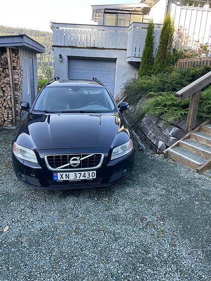 Volvo V70 3 of 11