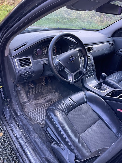Volvo V70 4 of 11