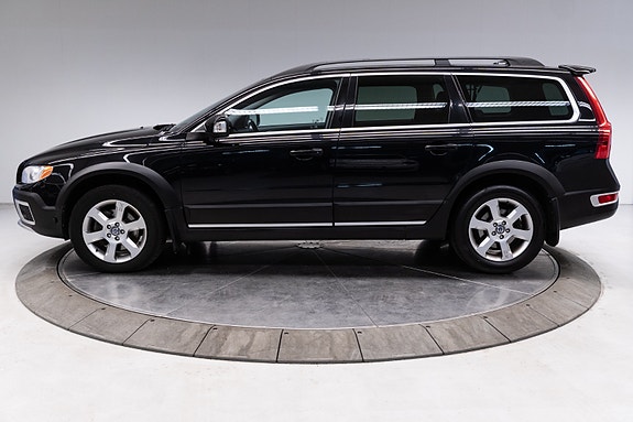 Volvo XC70 2 of 30