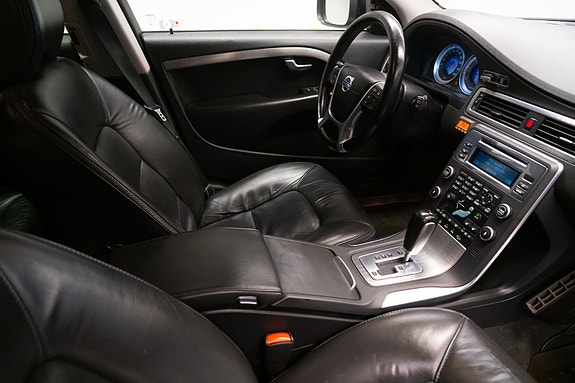 Volvo XC70 25 of 30