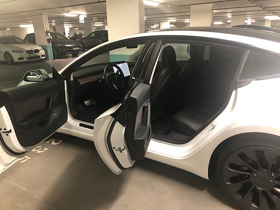 Tesla Model 3 4 of 14