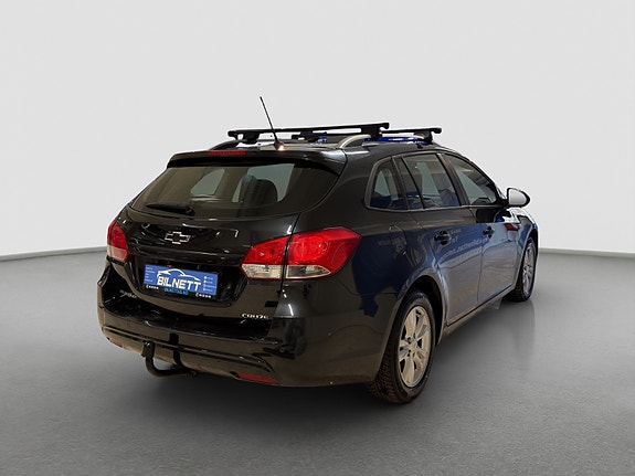 Chevrolet Cruze 4 of 30