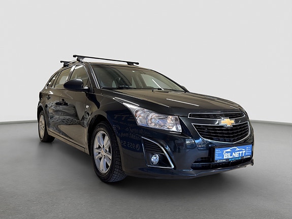 Chevrolet Cruze 3 of 30