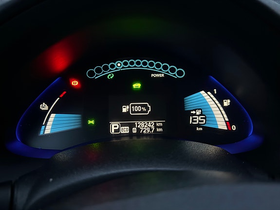 Nissan Leaf 8 of 12