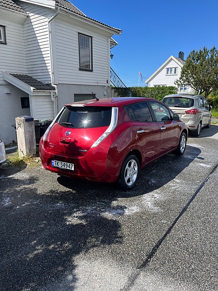 Nissan Leaf 4 of 12