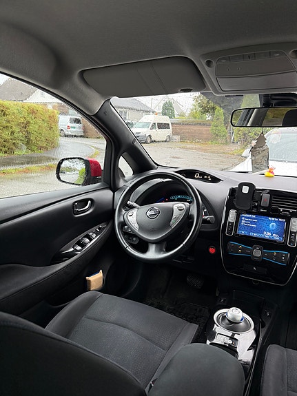 Nissan Leaf 10 of 12