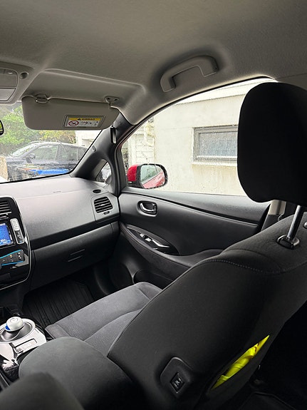 Nissan Leaf 11 of 12